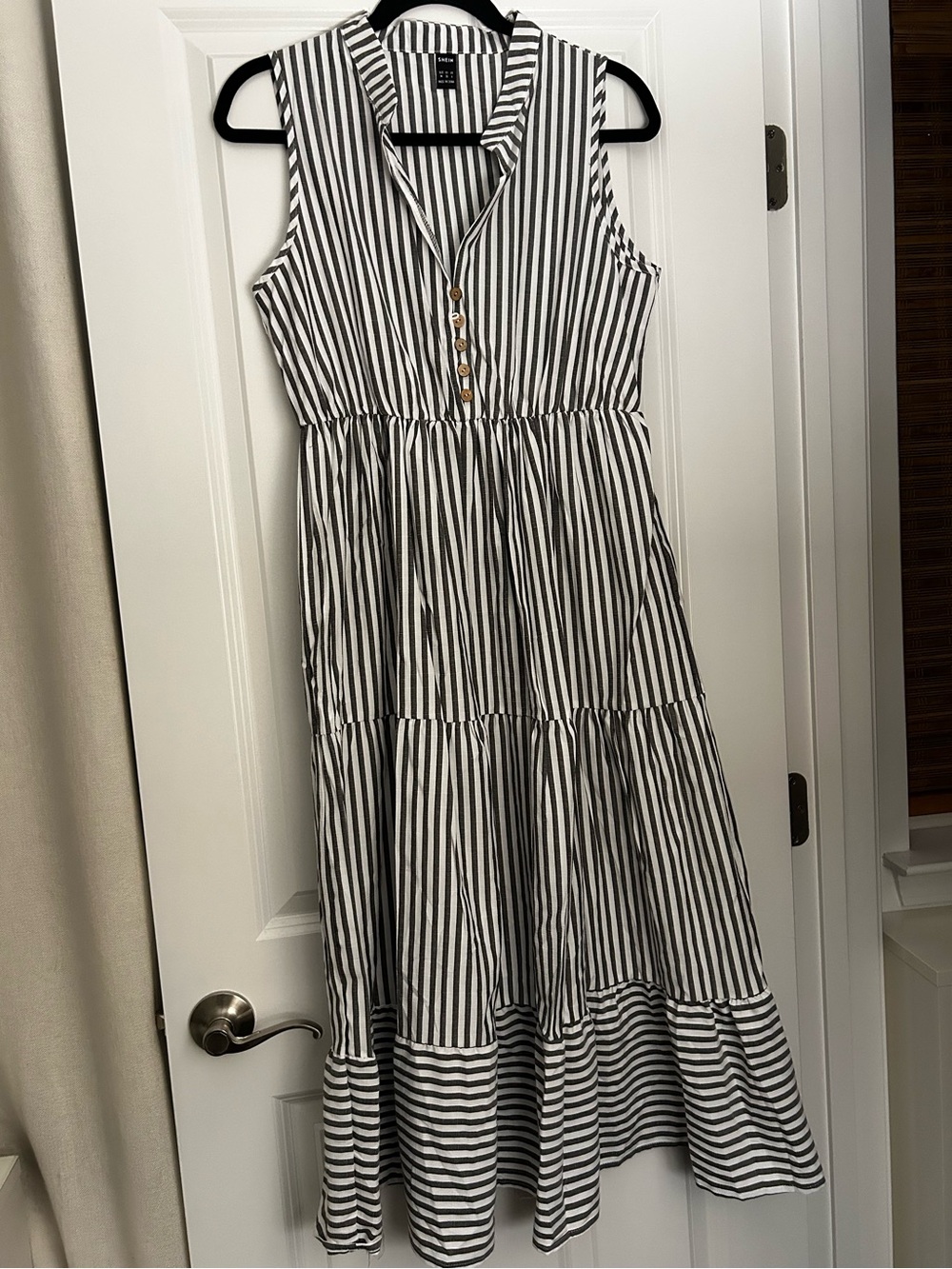 NWOT SheIn Striped Grey and White Sleeveless Tiered Dress, sz M